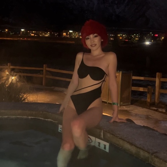 God Save Queens Gigi One Piece in
Black swimsuit size xs - Picture 2 of 5